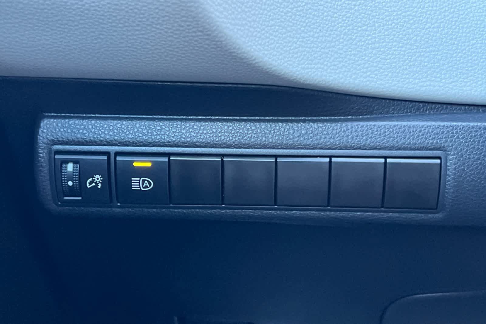 Used 2023 Toyota Corolla LE FWD image 27