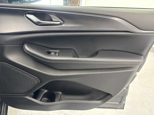 Used 2024 Jeep Grand Cherokee L Altitude AWD/4WD image 29