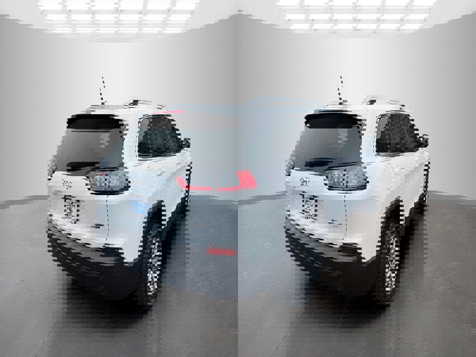 Used 2020 Jeep Cherokee Latitude Plus image 4