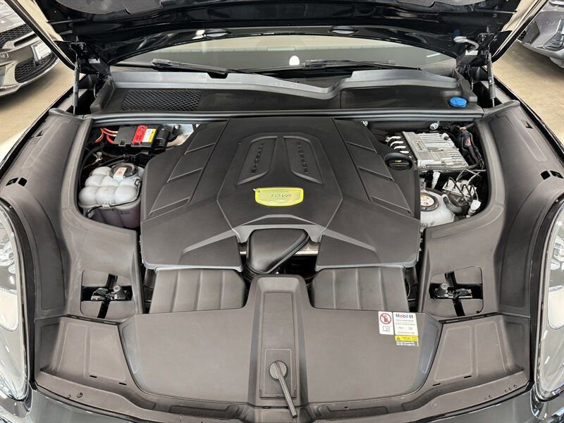 Used 2023 Porsche Cayenne image 55