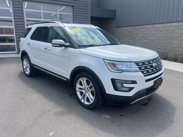 Used 2017 Ford Explorer Limited w/ Equipment Group 301A FWD image 3