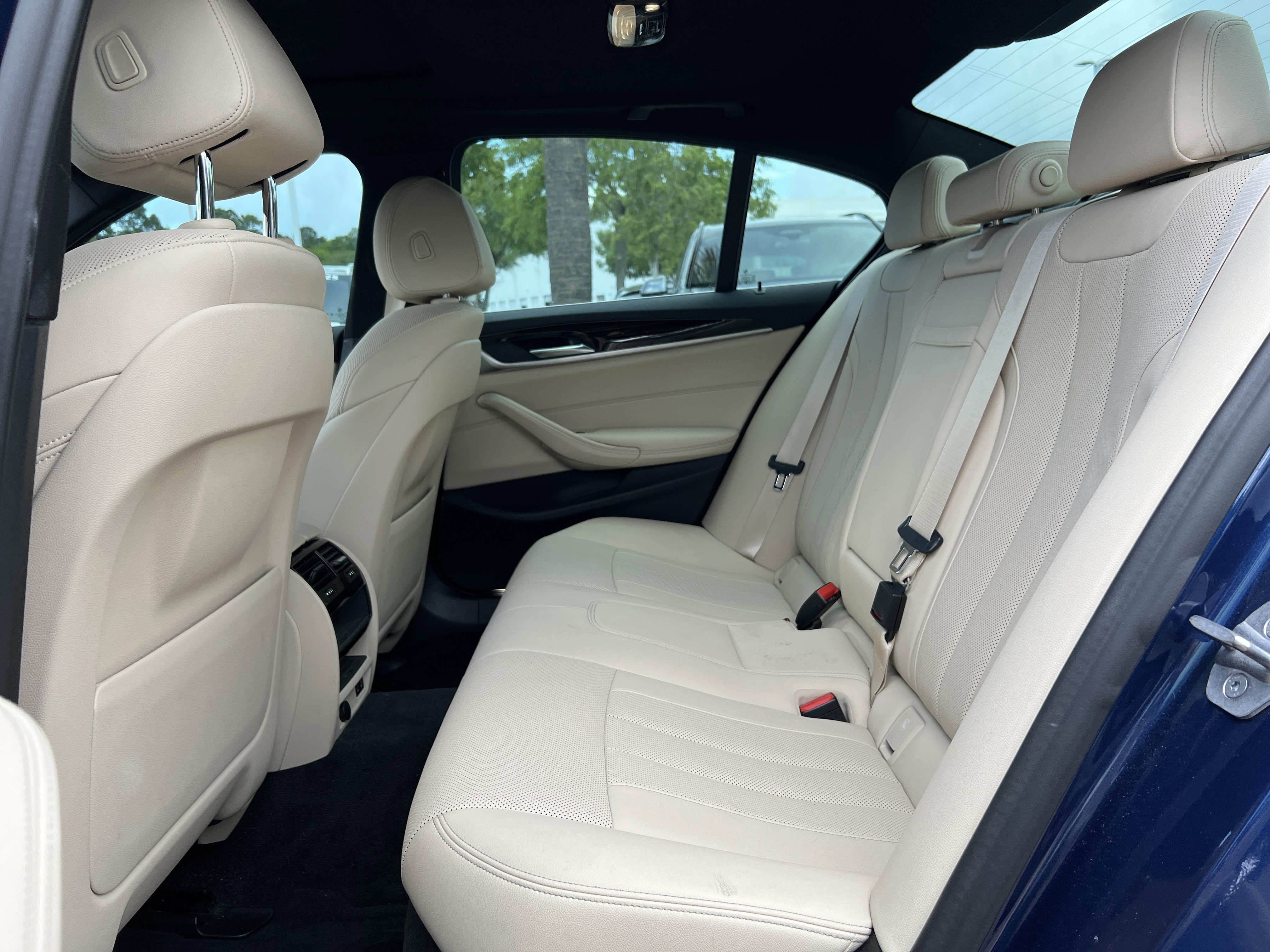 Used 2021 BMW 540i w/ Convenience Package RWD image 31