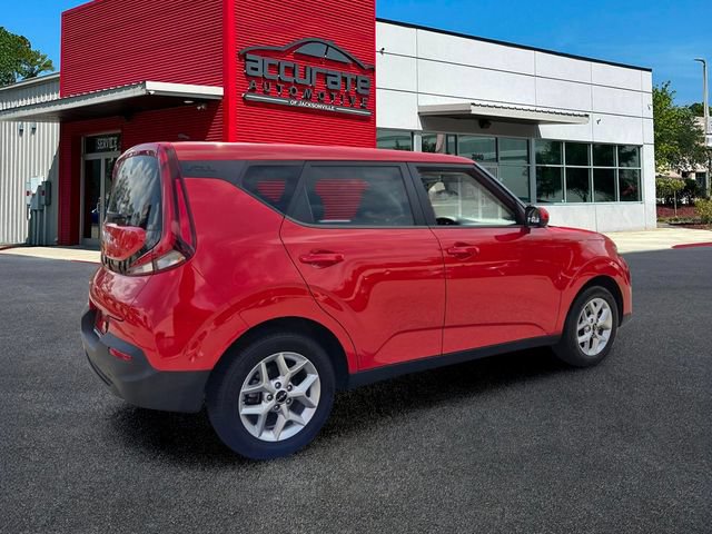 Used 2022 Kia Soul LX w/ Technology Package FWD image 5