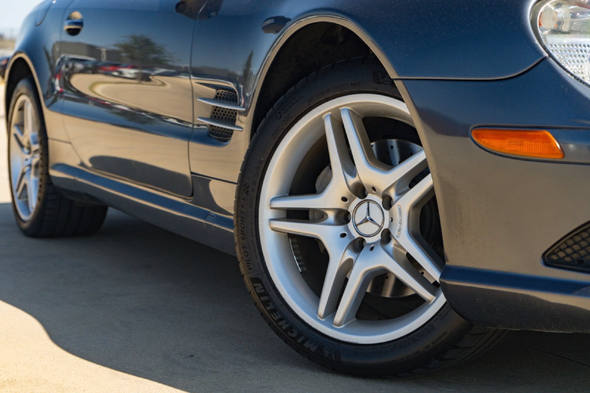 Used 2008 Mercedes-Benz SL 550 image 2