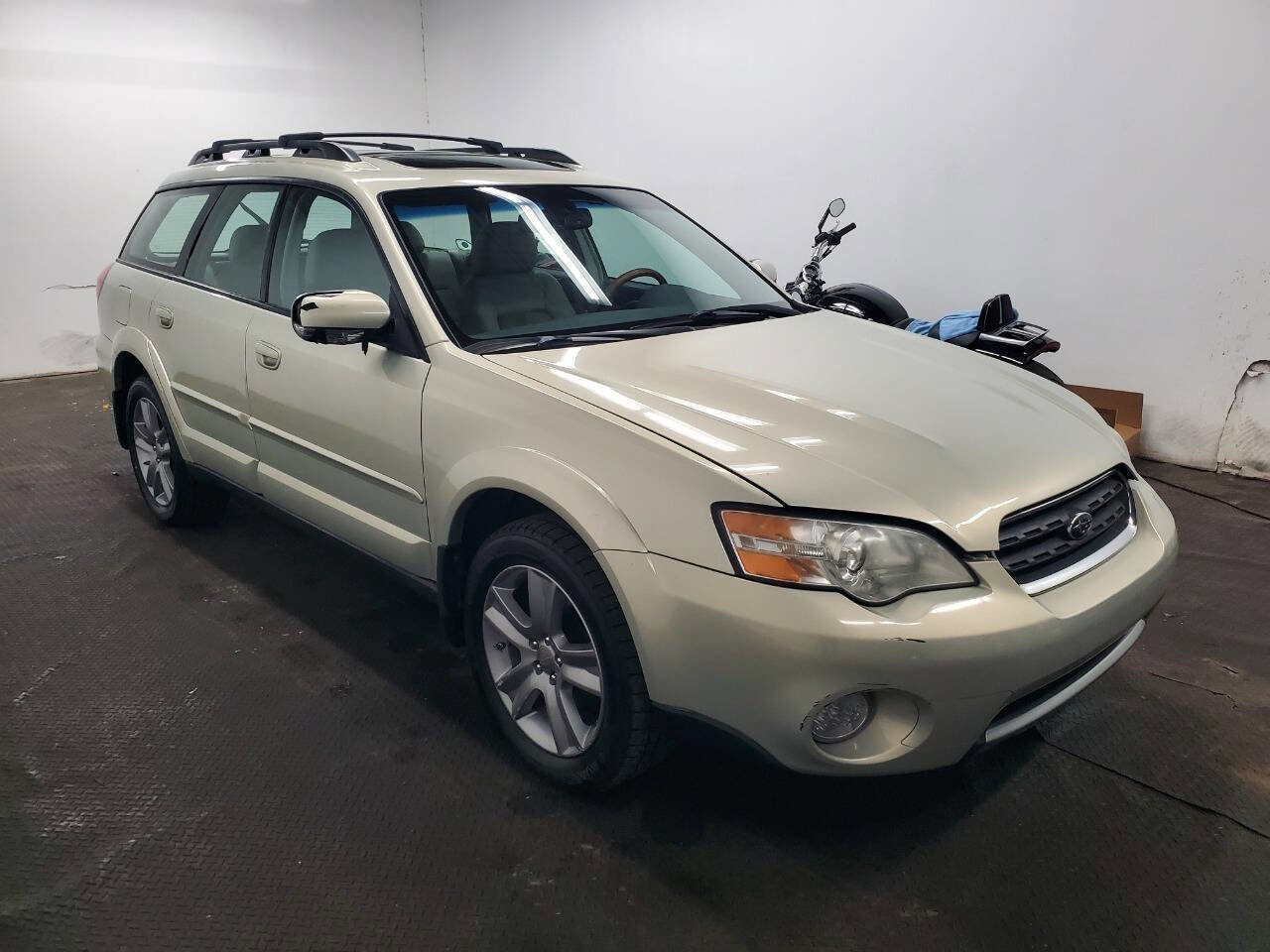 Used 2006 Subaru Outback 3.0R L.L. Bean w/ Popular Equipment Group 2B AWD/4WD image 3