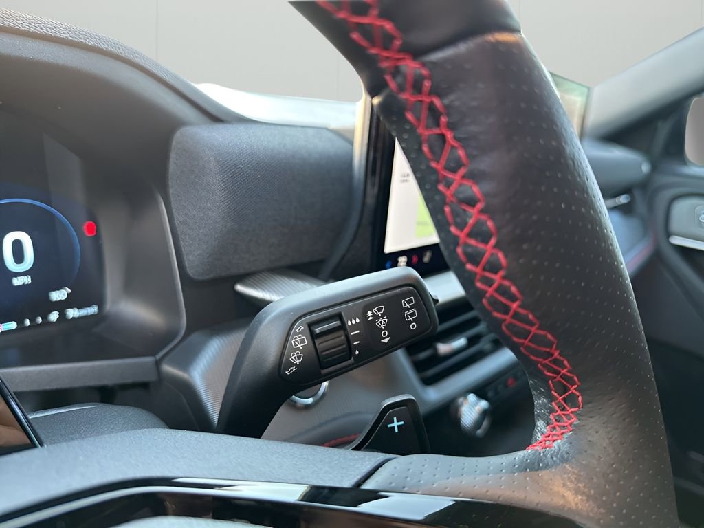 Used 2025 Ford Explorer ST image 33