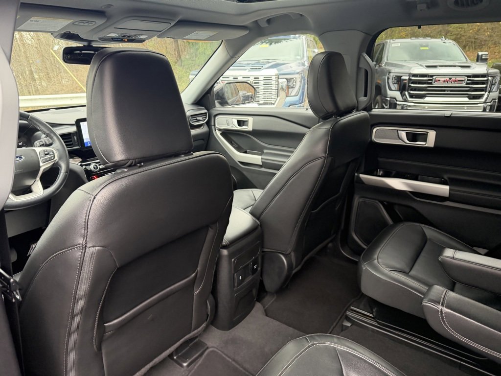 Used 2022 Ford Explorer Limited w/ Equipment Group 301A image 15