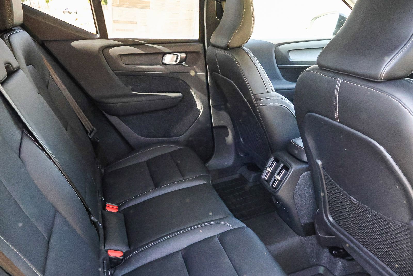 New 2026 Volvo XC40 B5 Ultra w/ Climate Package image 19