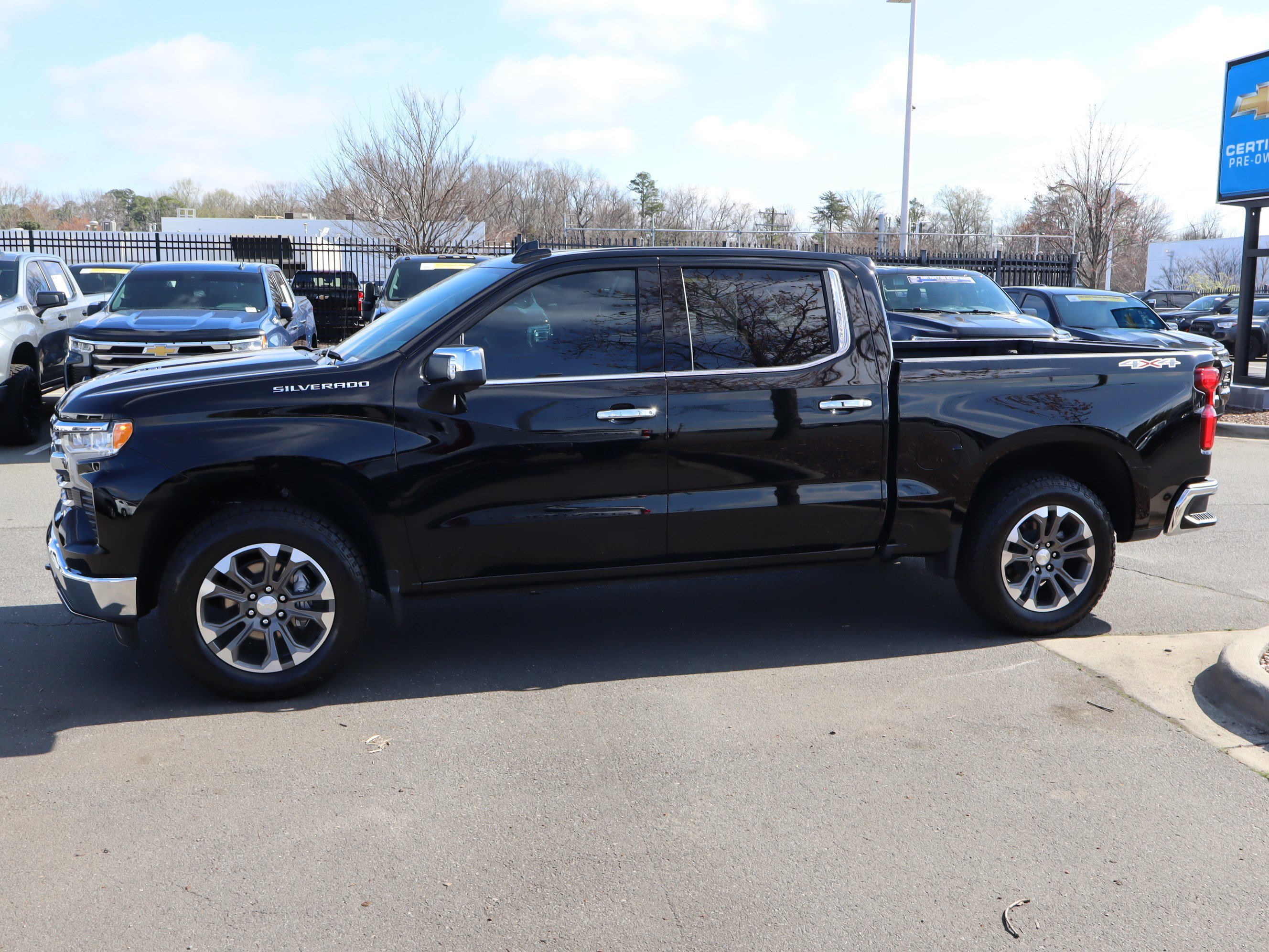 Certified 2025 Chevrolet Silverado 1500 LTZ w/ LTZ Premium Package image 7