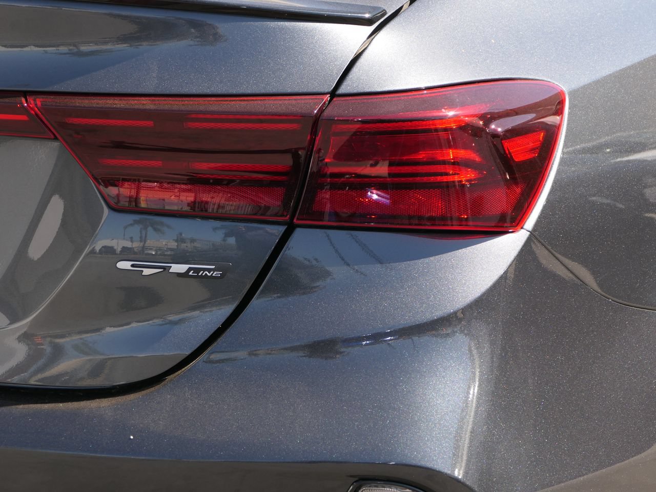 Used 2023 Kia Forte GT-Line w/ GT-Line Premium Package FWD image 4
