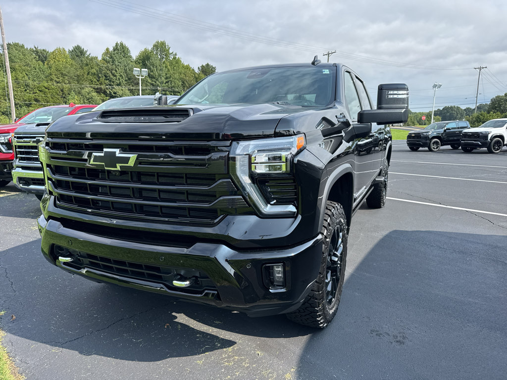 New 2026 Chevrolet Silverado 2500 High Country w/ Midnight Edition AWD/4WD image 1