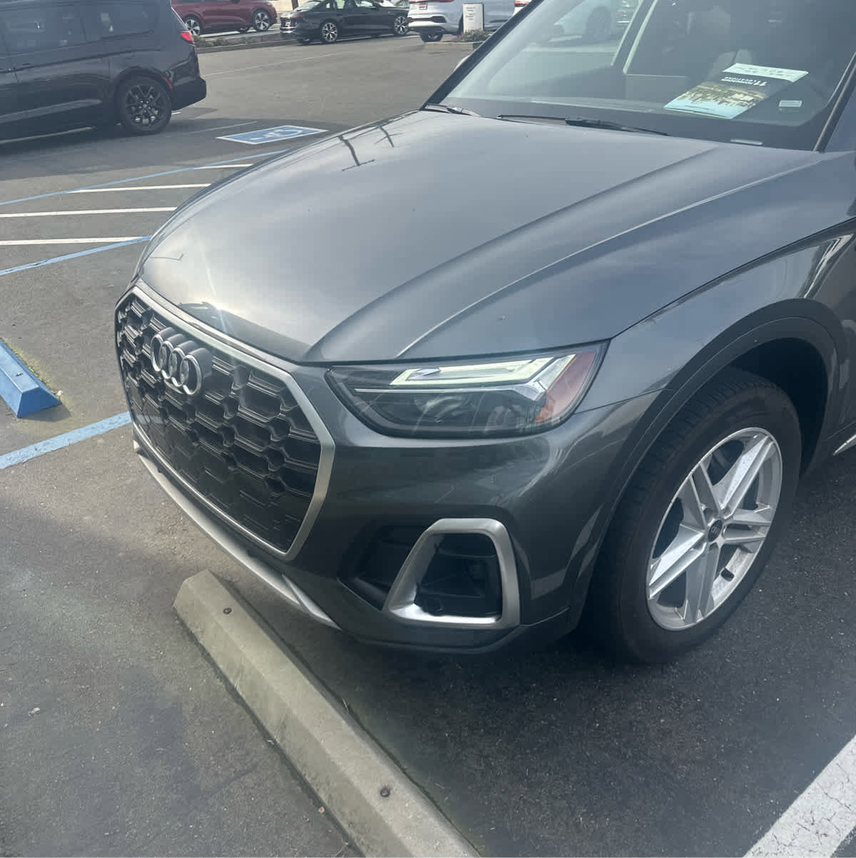 Used 2025 Audi Q5 e Premium Plus w/ Premium Plus Package image 2