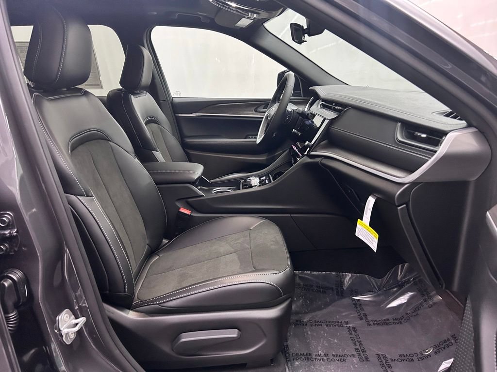 New 2026 Jeep Grand Cherokee L 4WD image 19
