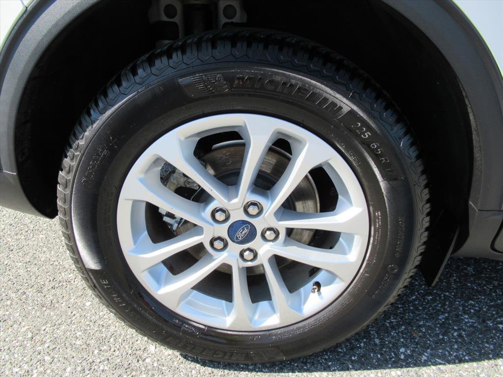 Used 2020 Ford Escape SE image 8