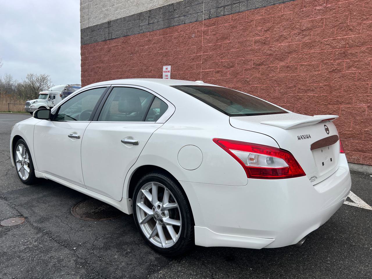 Used 2009 Nissan Maxima 3.5 SV w/ Sport Pkg FWD image 5