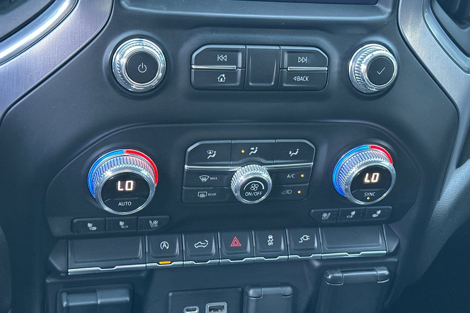 Used 2019 GMC Sierra 1500 SLT w/ SLT Premium Package image 26