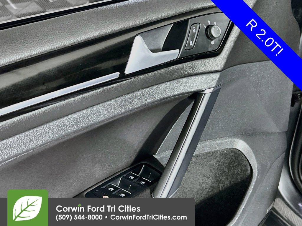 Used 2019 Volkswagen Golf R 4-Door AWD/4WD image 11