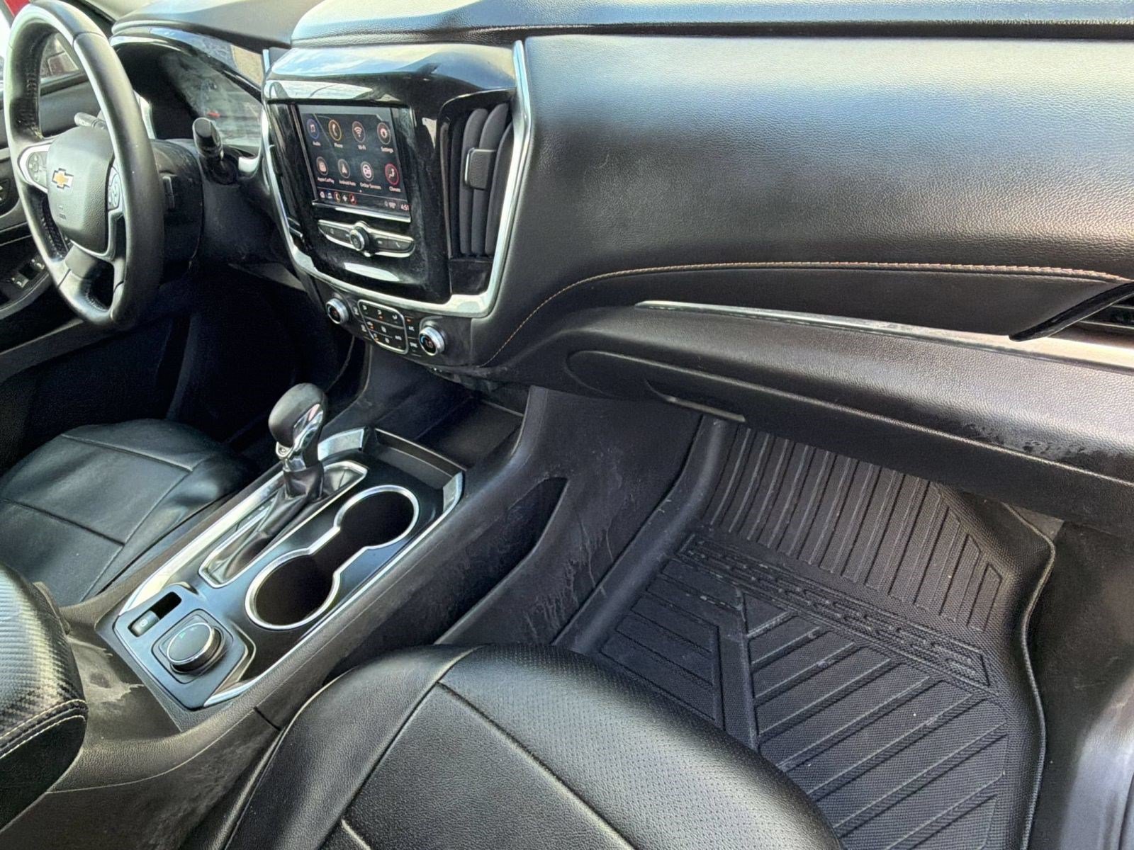 Used 2021 Chevrolet Traverse LT FWD image 25