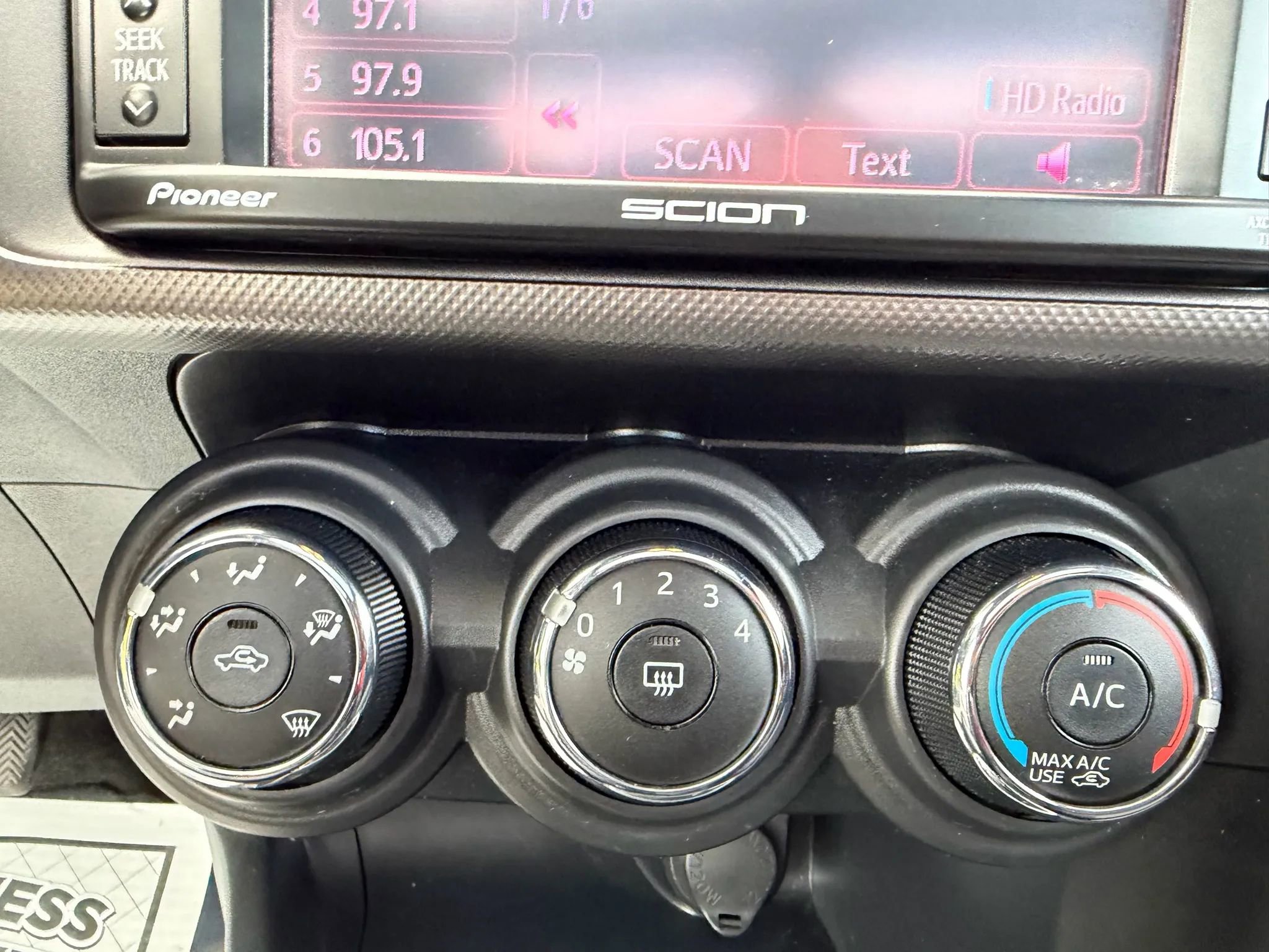 Used 2014 Scion tC image 23