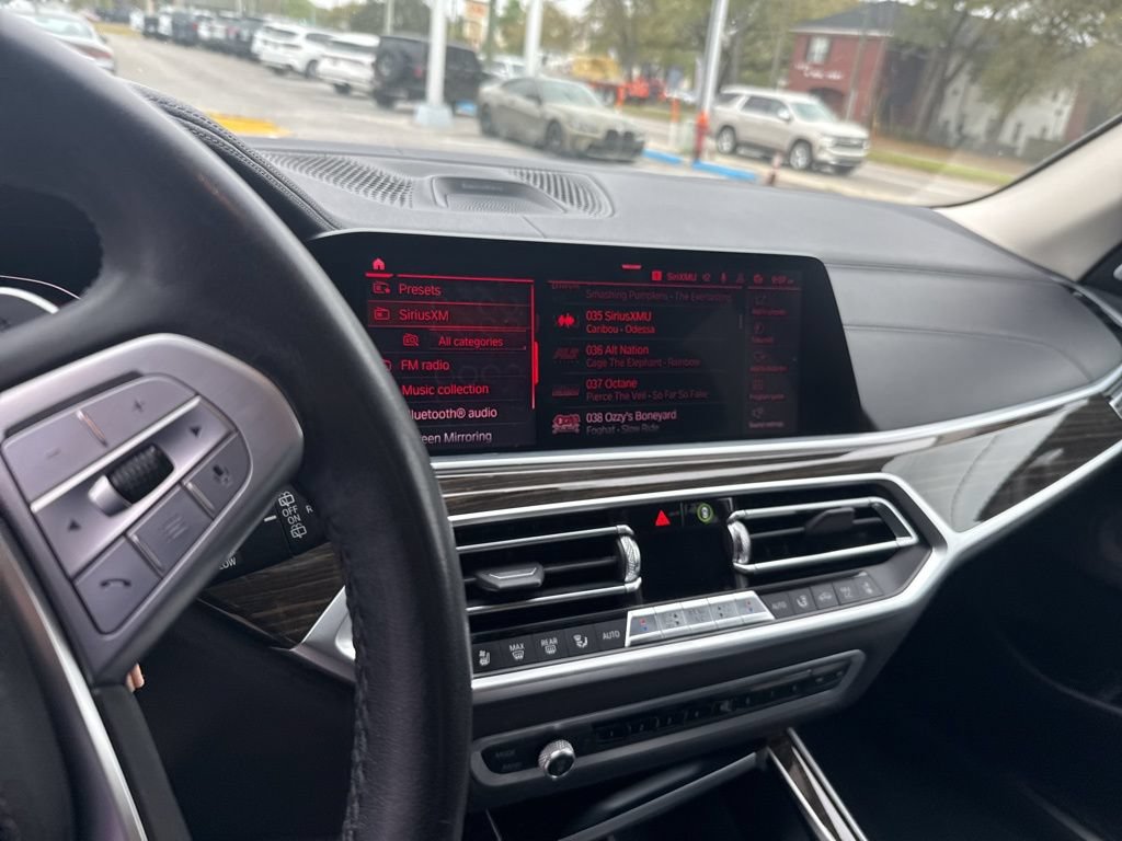 Used 2020 BMW X7 xDrive40i w/ Premium Package AWD/4WD image 17