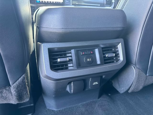 Used 2023 Ford F250 Lariat w/ Lariat Ultimate Package AWD/4WD image 16