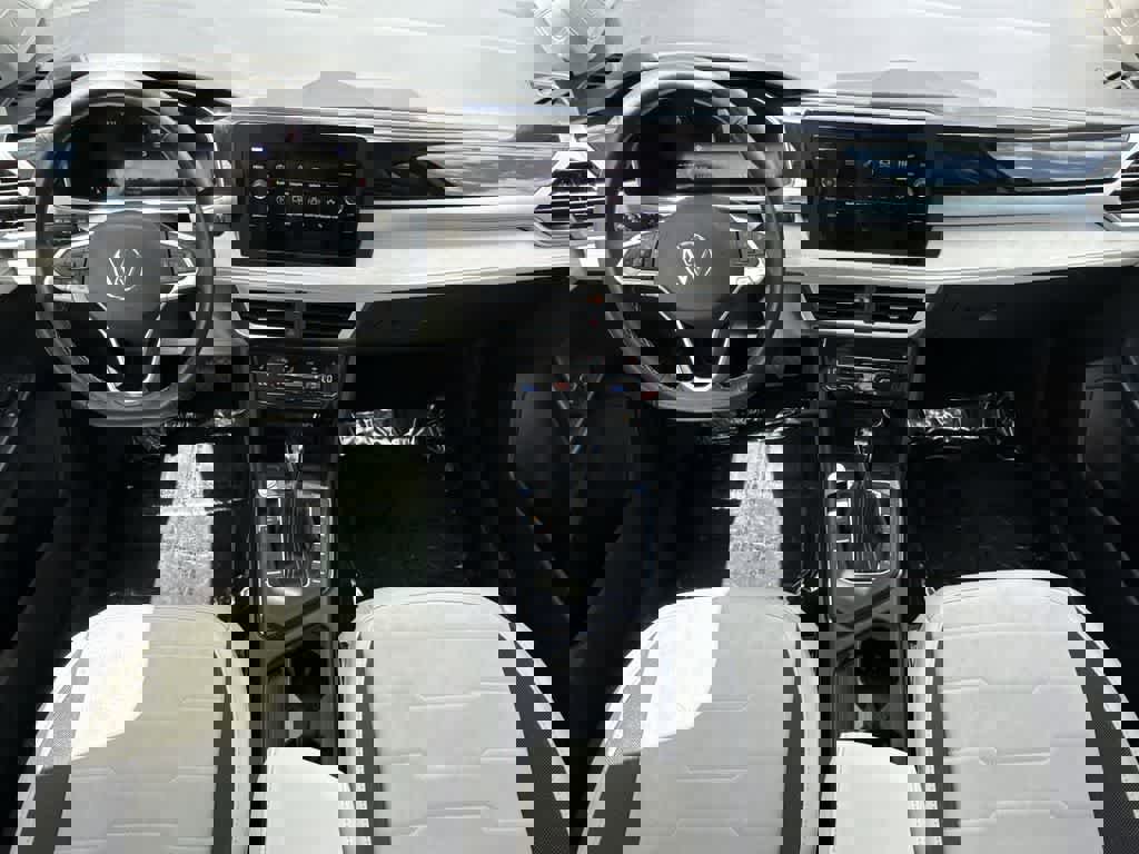 Used 2025 Volkswagen Taos SE image 24