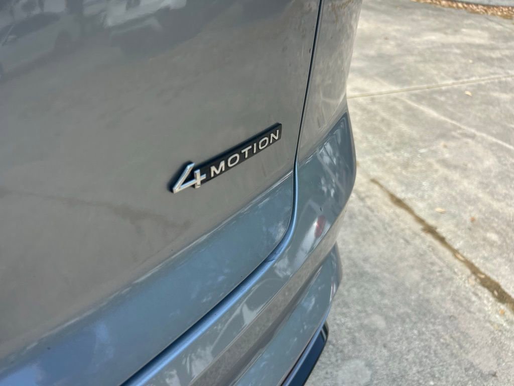 Certified 2024 Volkswagen Atlas Cross Sport SEL R-Line image 34