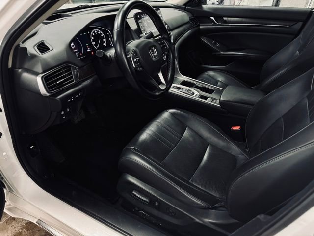 Used 2018 Honda Accord Touring image 17