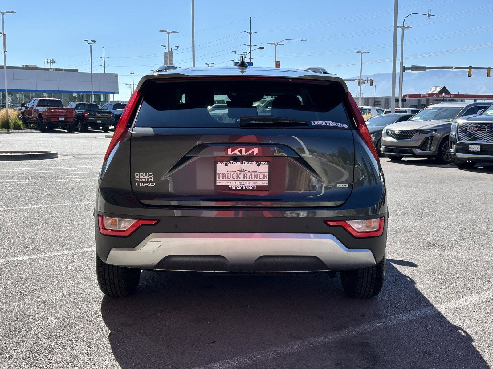 Used 2025 Kia Niro EX image 8