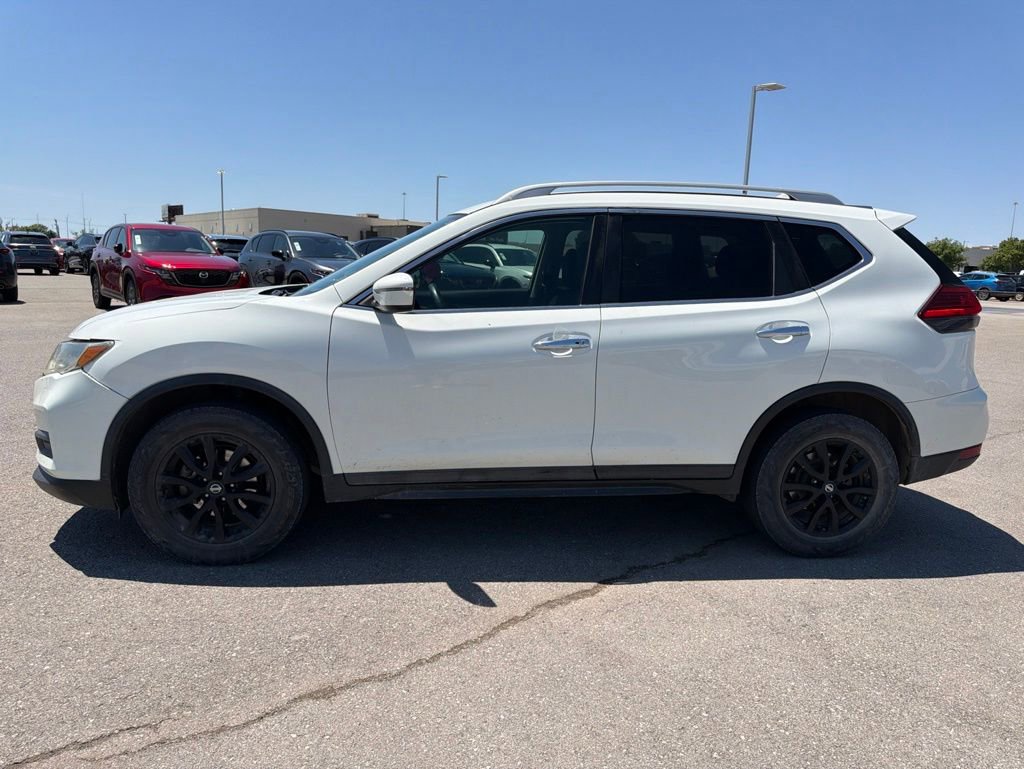 Used 2017 Nissan Rogue SV AWD/4WD image 2