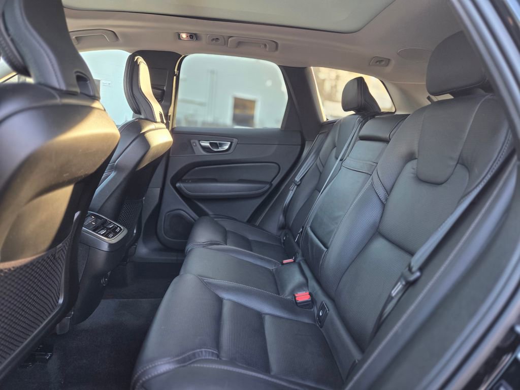 Used 2021 Volvo XC60 T5 Inscription image 23