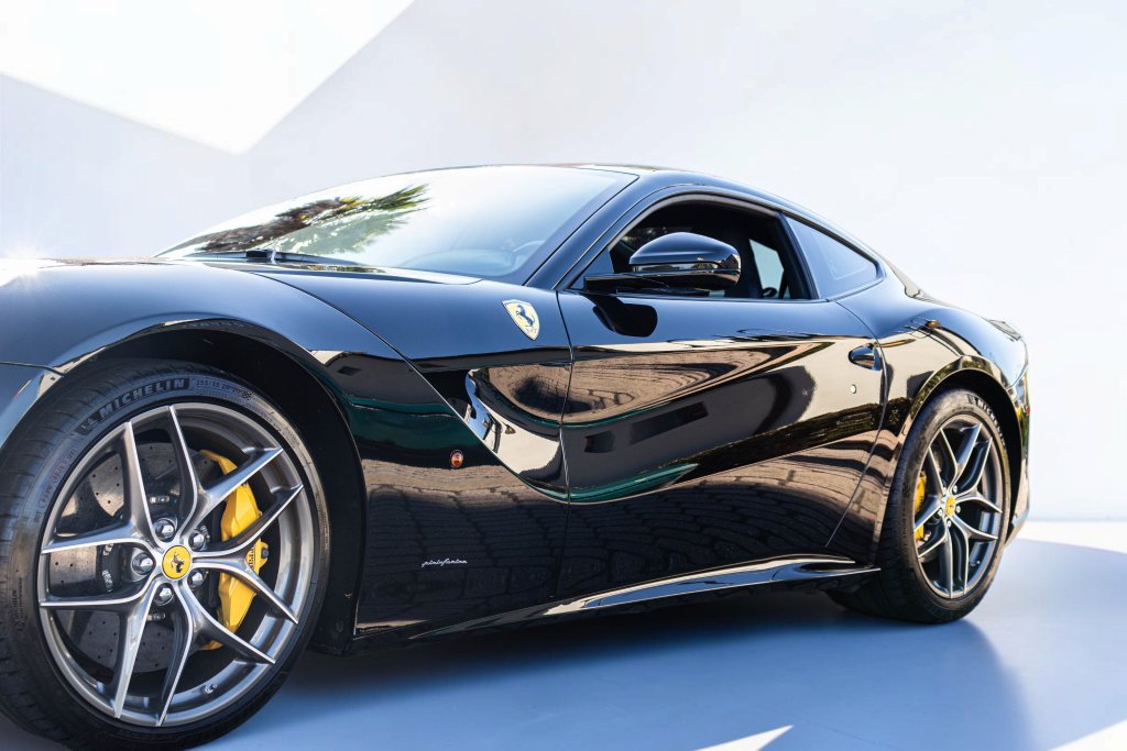 Used 2014 Ferrari F12 Berlinetta RWD image 31