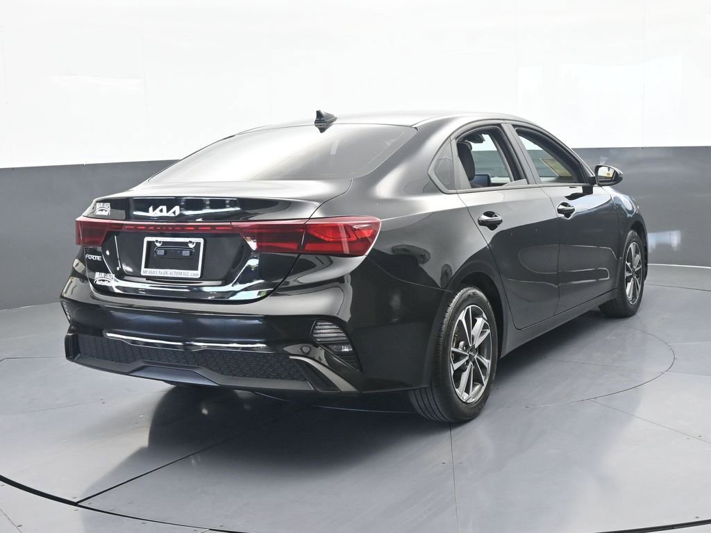 Used 2024 Kia Forte LXS w/ LXS Technology Package FWD image 5