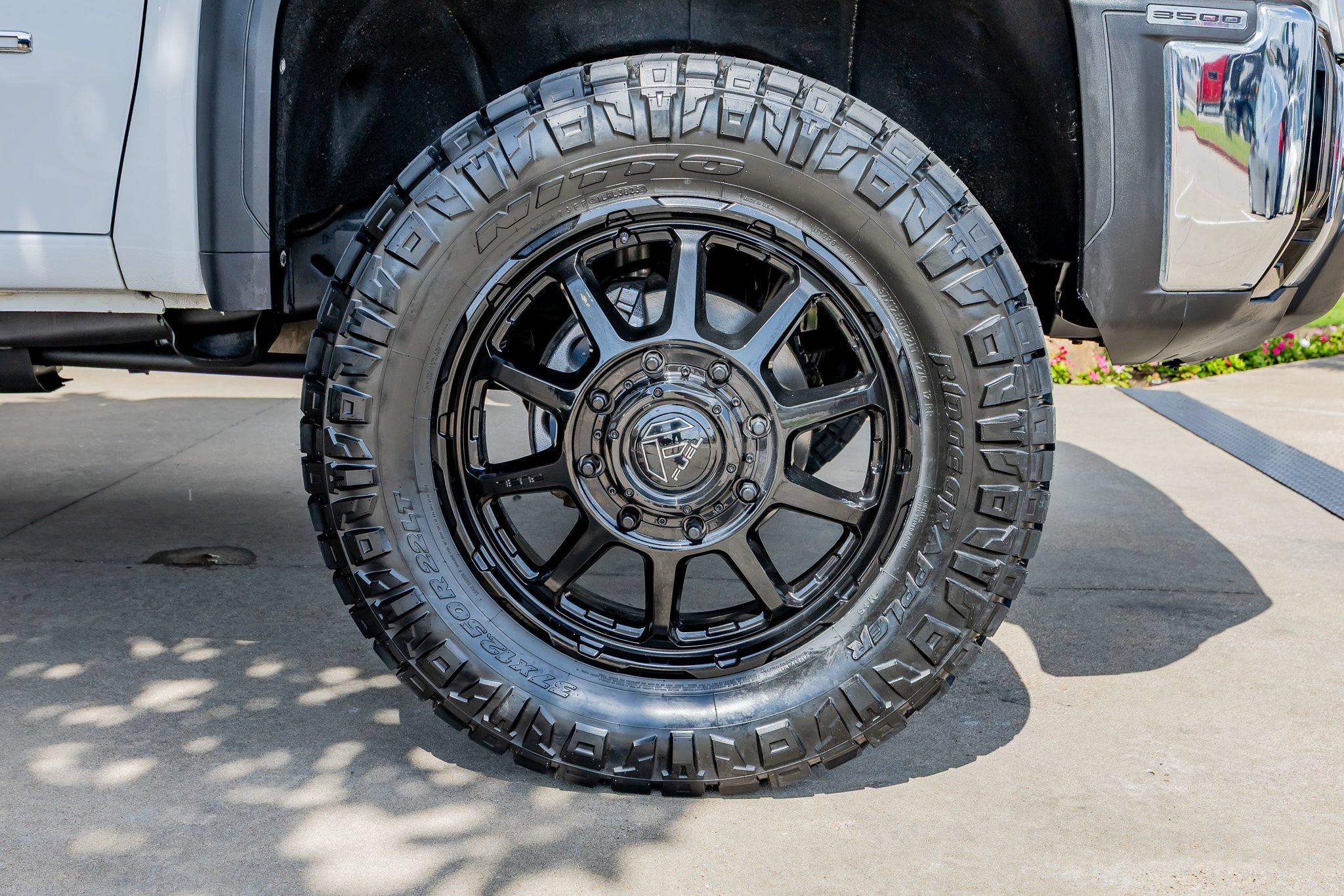 Used 2024 GMC Sierra 3500 SLE w/ SLE Convenience Package AWD/4WD image 12