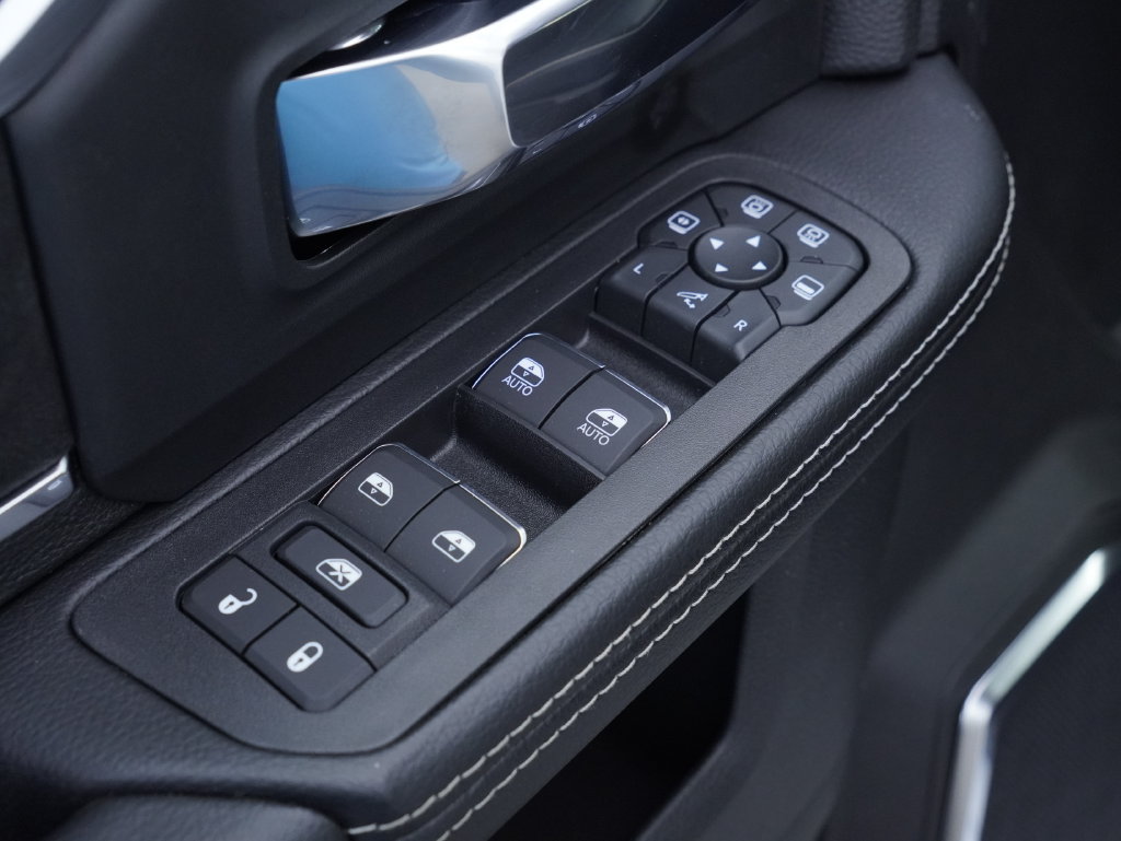 New 2026 RAM 2500 Laramie w/ Night Edition AWD/4WD image 13