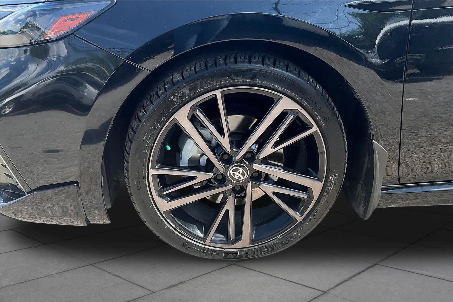 Used 2025 Toyota Camry XSE FWD image 11