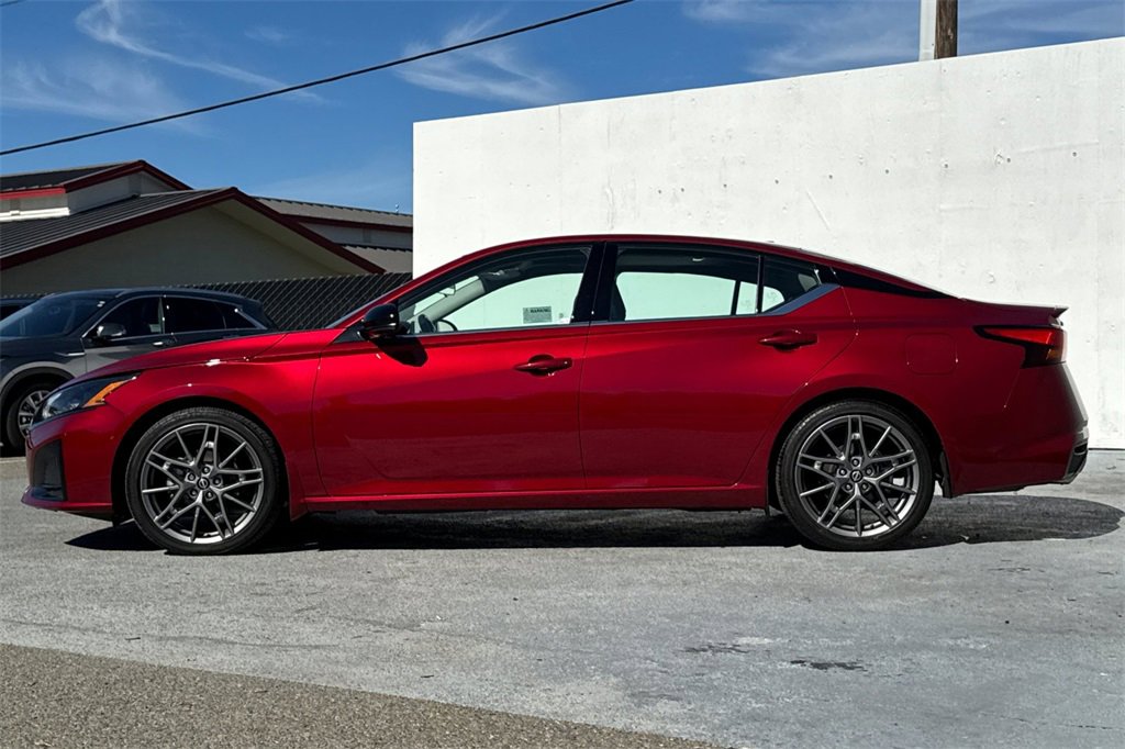 Certified 2023 Nissan Altima 2.0 SR image 8