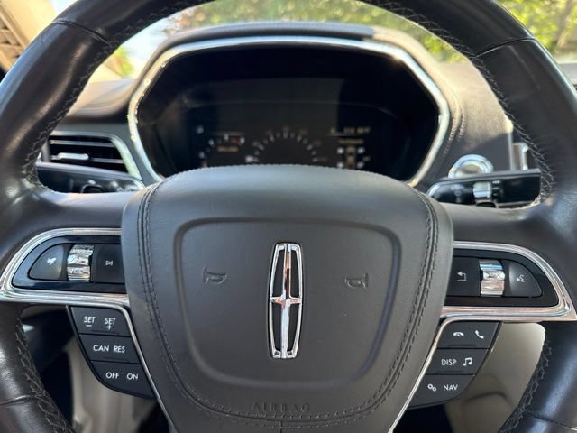 Used 2017 Lincoln Continental Select FWD image 13