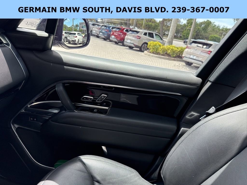 Used 2022 Land Rover Range Rover SE image 12