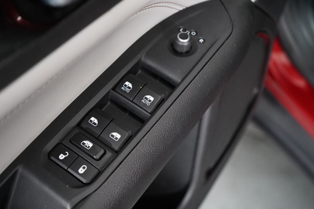 Used 2025 Jeep Compass Limited AWD/4WD image 18