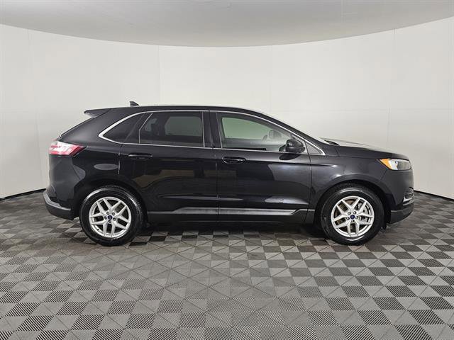 Used 2022 Ford Edge SEL image 2