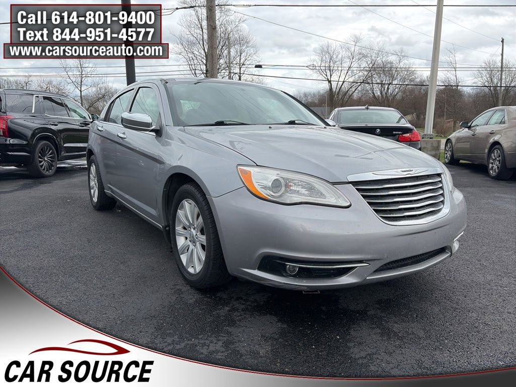 Used 2013 Chrysler 200 Limited image 3