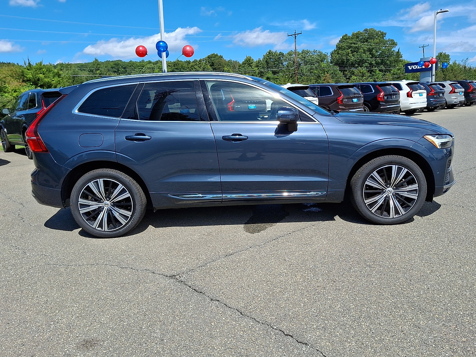 Certified 2023 Volvo XC60 B5 Plus w/ Climate Package AWD/4WD image 8