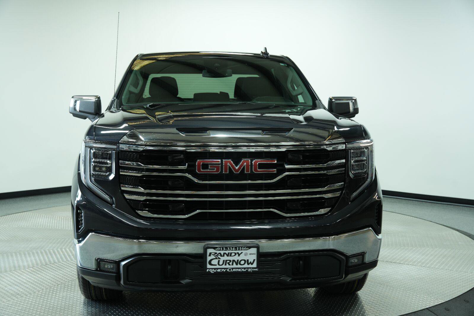 Used 2025 GMC Sierra 1500 SLT AWD/4WD image 3