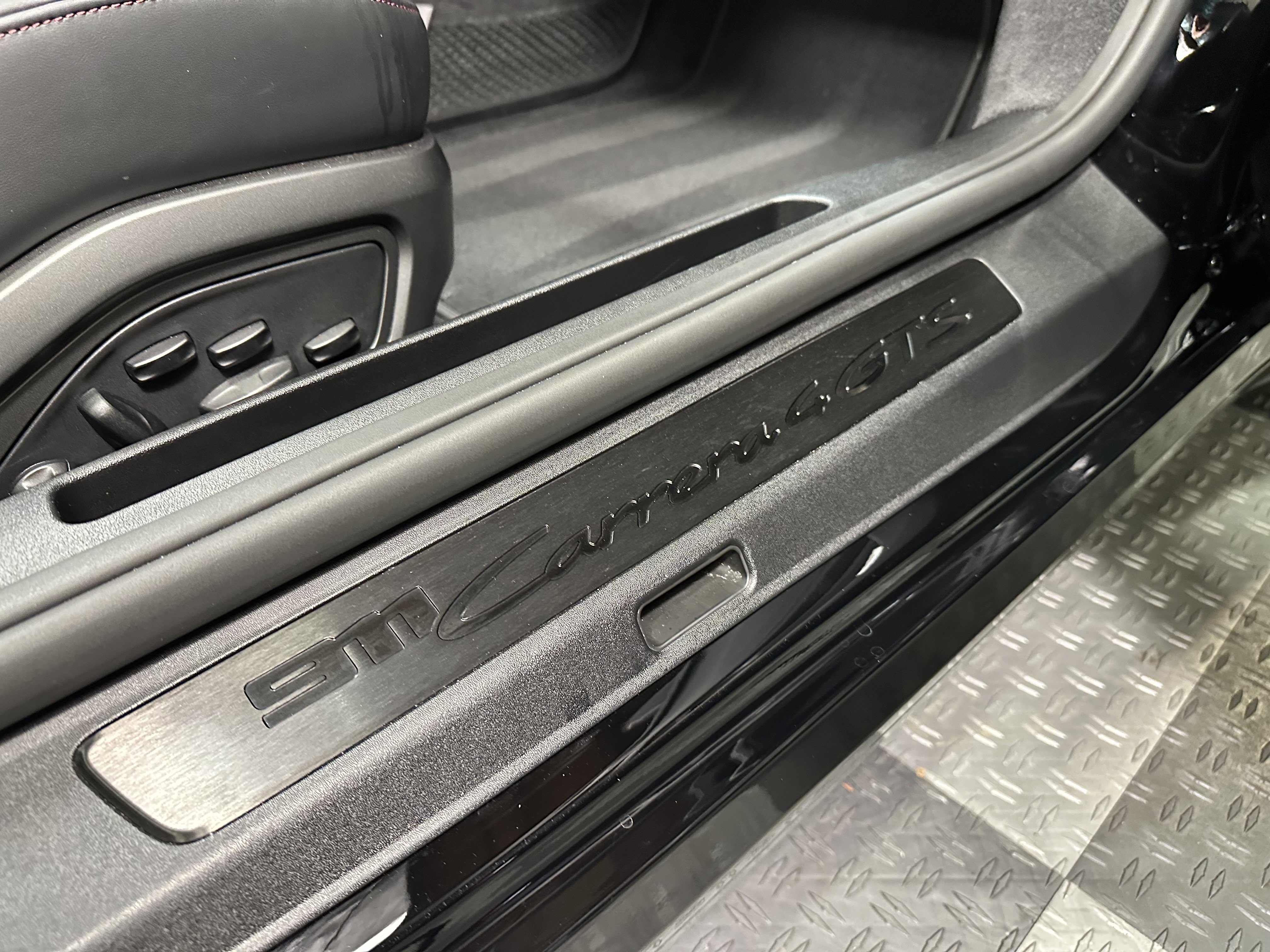 Used 2023 Porsche 911 Carrera 4 GTS image 32