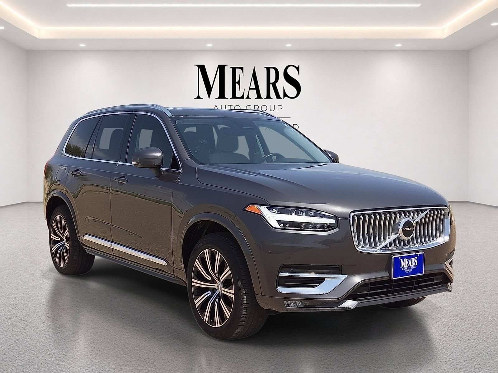 Used 2024 Volvo XC90 B5 Core w/ Protection Package Premier AWD/4WD image 8