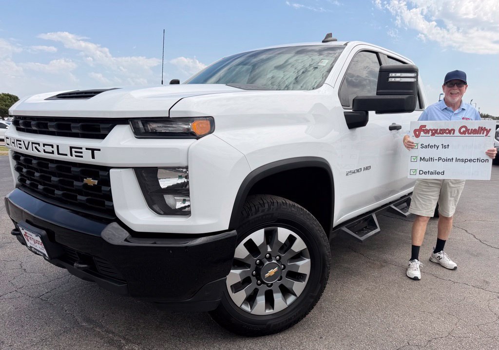 Used 2022 Chevrolet Silverado 2500 Custom w/ Custom Value Package AWD/4WD image 1