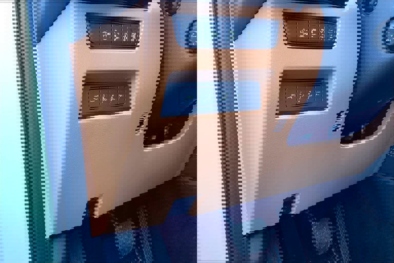 Certified 2025 MAZDA CX-70 3.3 Turbo S w/ Premium Plus image 37