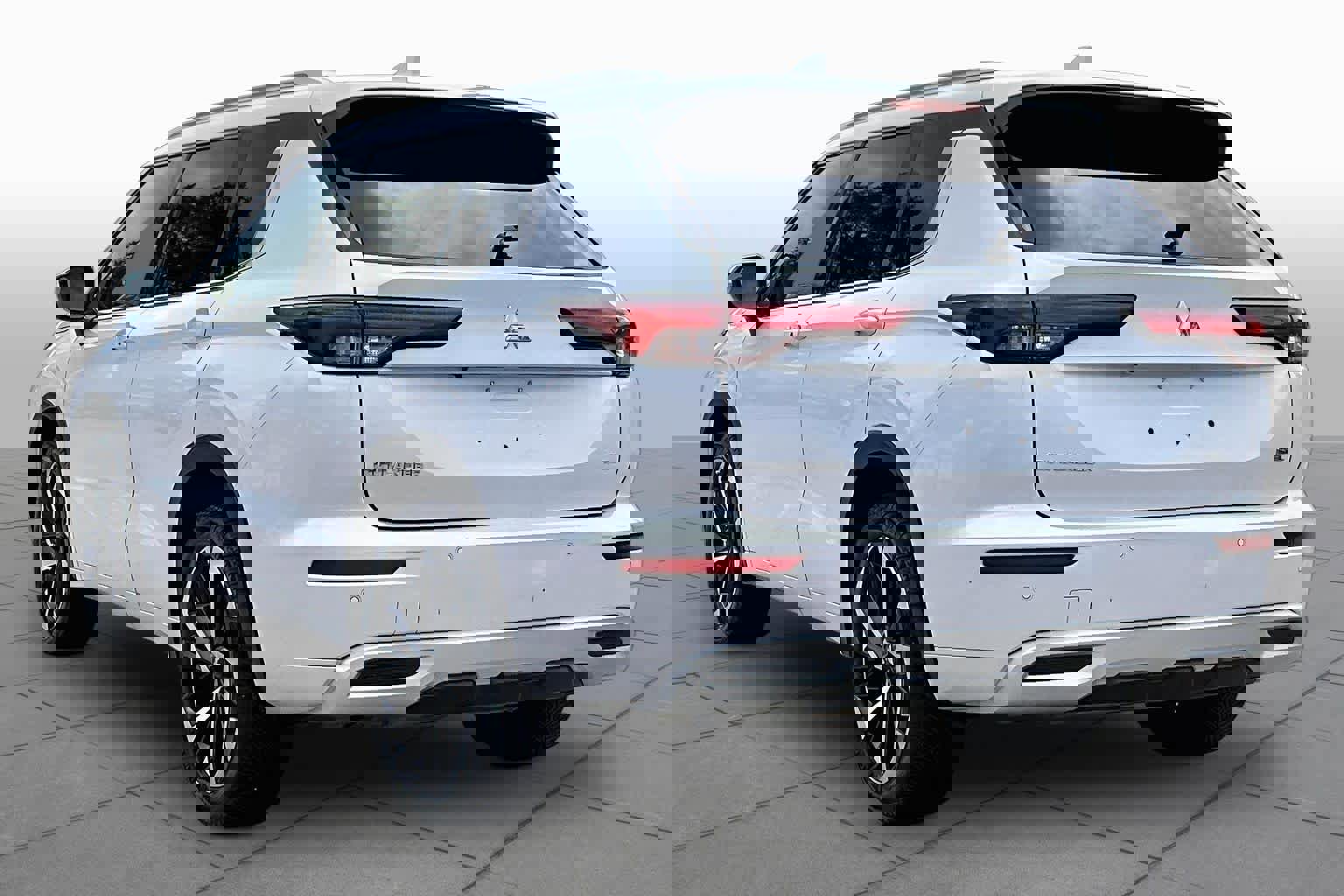 Used 2022 Mitsubishi Outlander SEL image 12