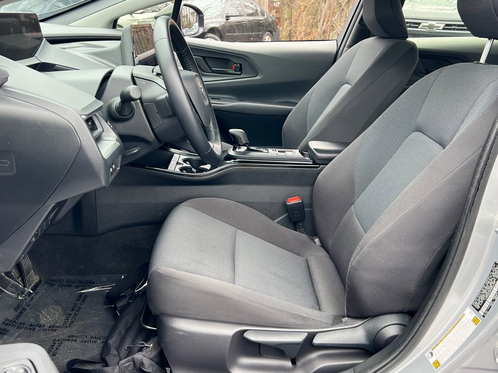 Used 2024 Toyota Prius LE image 16